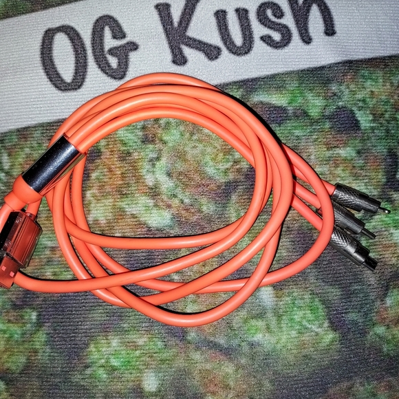 3-in-1 USB Charging Cable Charging/Data Sync Cable - Picture 8 of 11